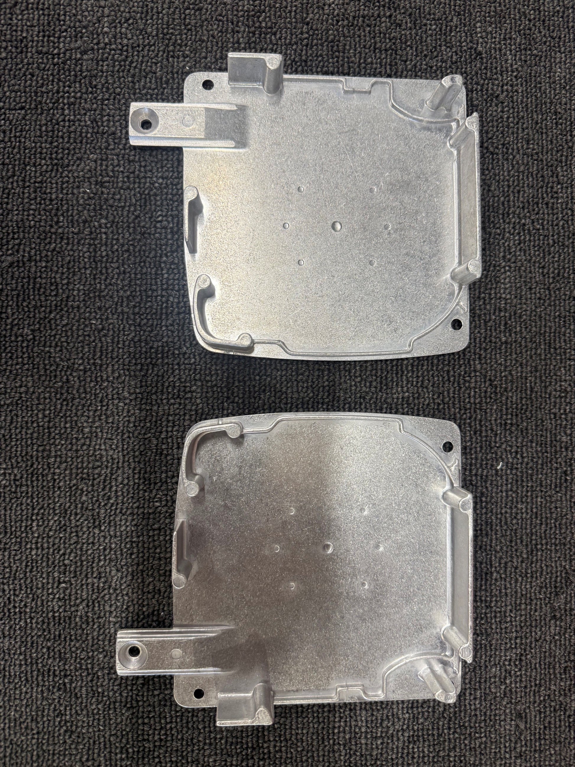 Ziptrak 135mm extruded pelmet side frames sold as a left and right pair, cast aluminium mill finish
